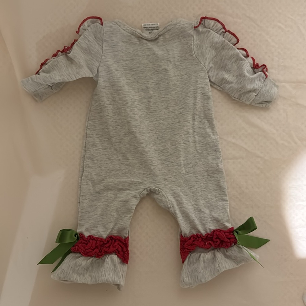 Outfit - Picture 2 of 2